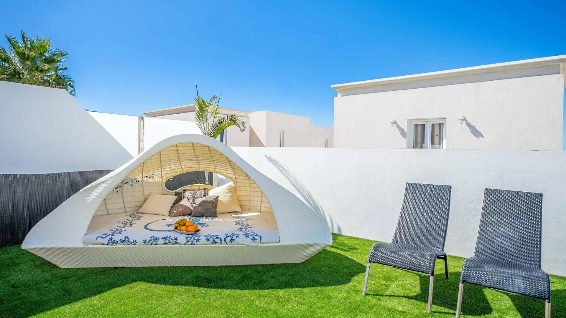 אדחה Villa Primrose